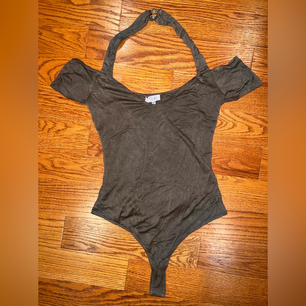 Tobi Dark Gray/green Off-Shoulder Top